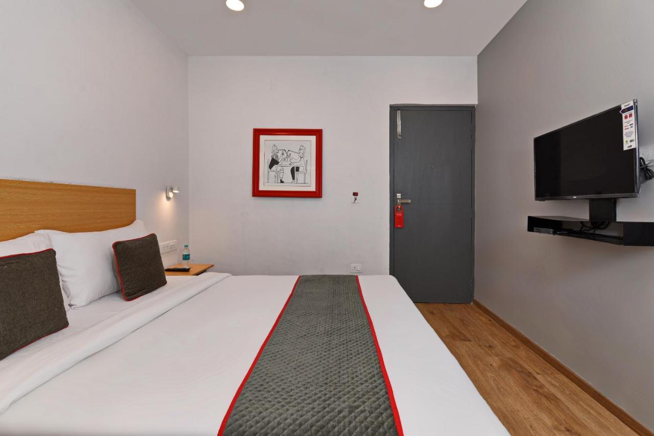 Townhouse Function Inn Near Chaudhary Charan Singh International Airport لاكناو المظهر الخارجي الصورة