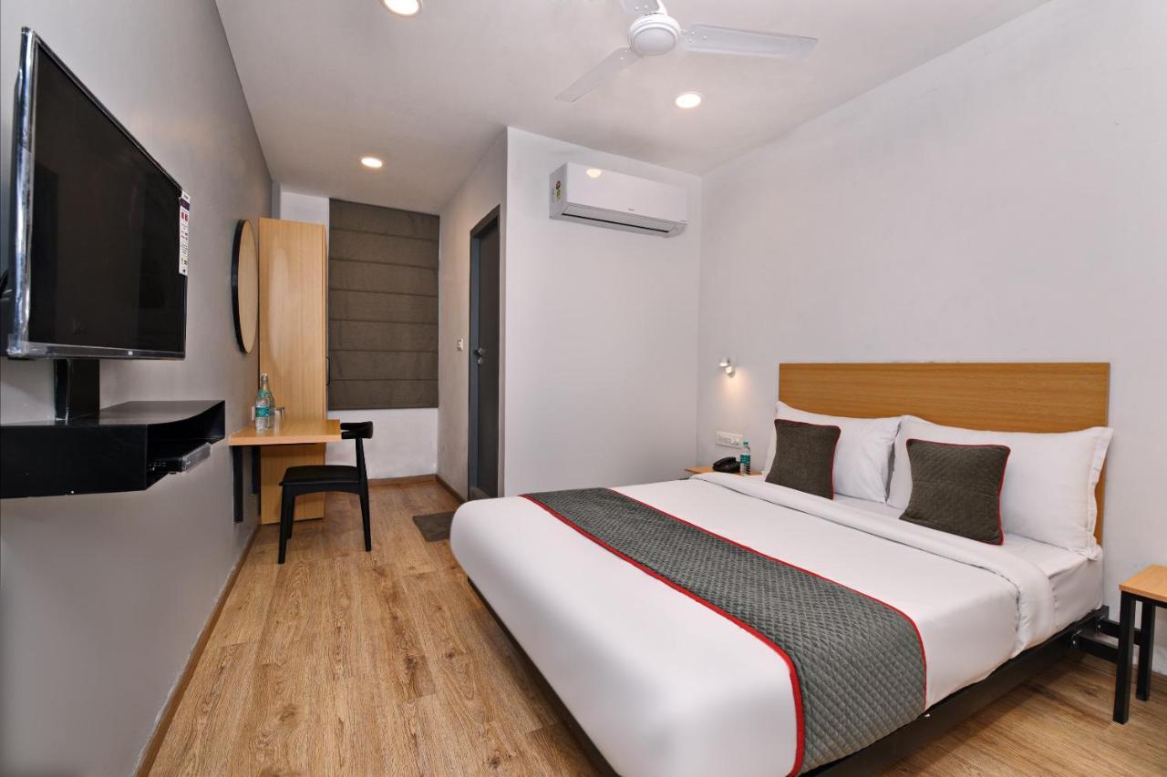 Townhouse Function Inn Near Chaudhary Charan Singh International Airport لاكناو المظهر الخارجي الصورة