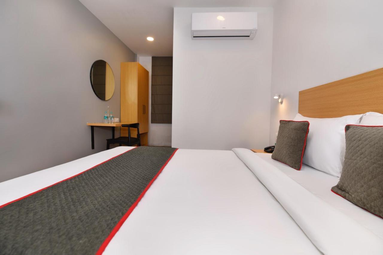 Townhouse Function Inn Near Chaudhary Charan Singh International Airport لاكناو المظهر الخارجي الصورة