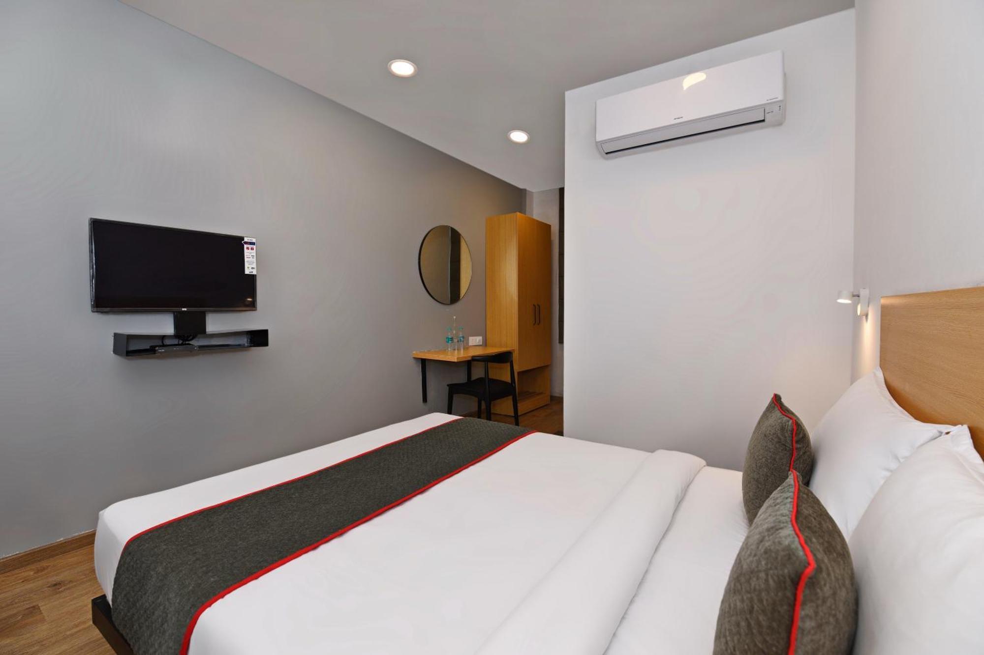 Townhouse Function Inn Near Chaudhary Charan Singh International Airport لاكناو المظهر الخارجي الصورة