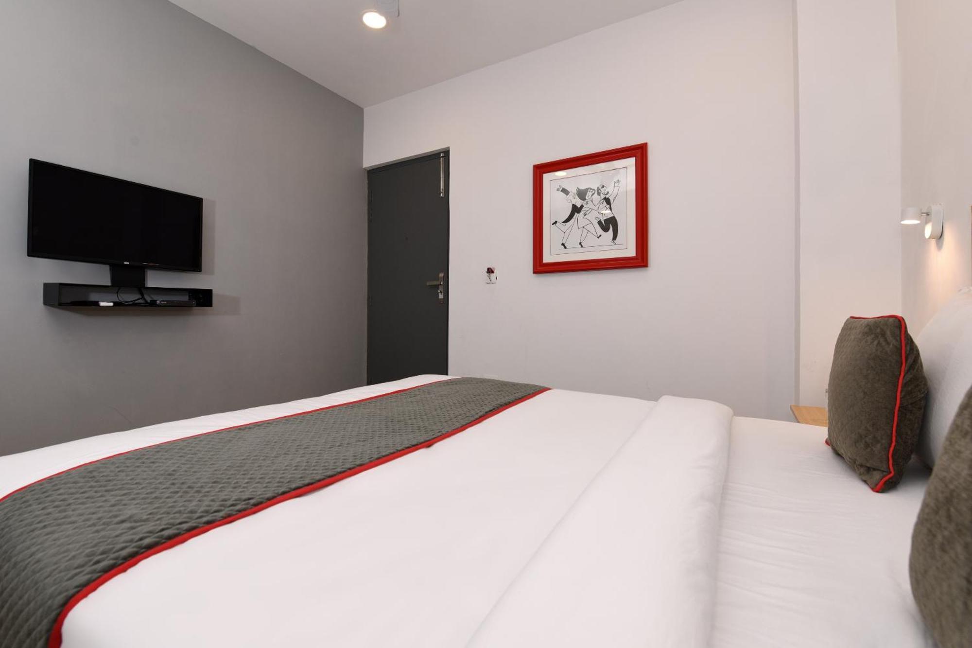 Townhouse Function Inn Near Chaudhary Charan Singh International Airport لاكناو المظهر الخارجي الصورة