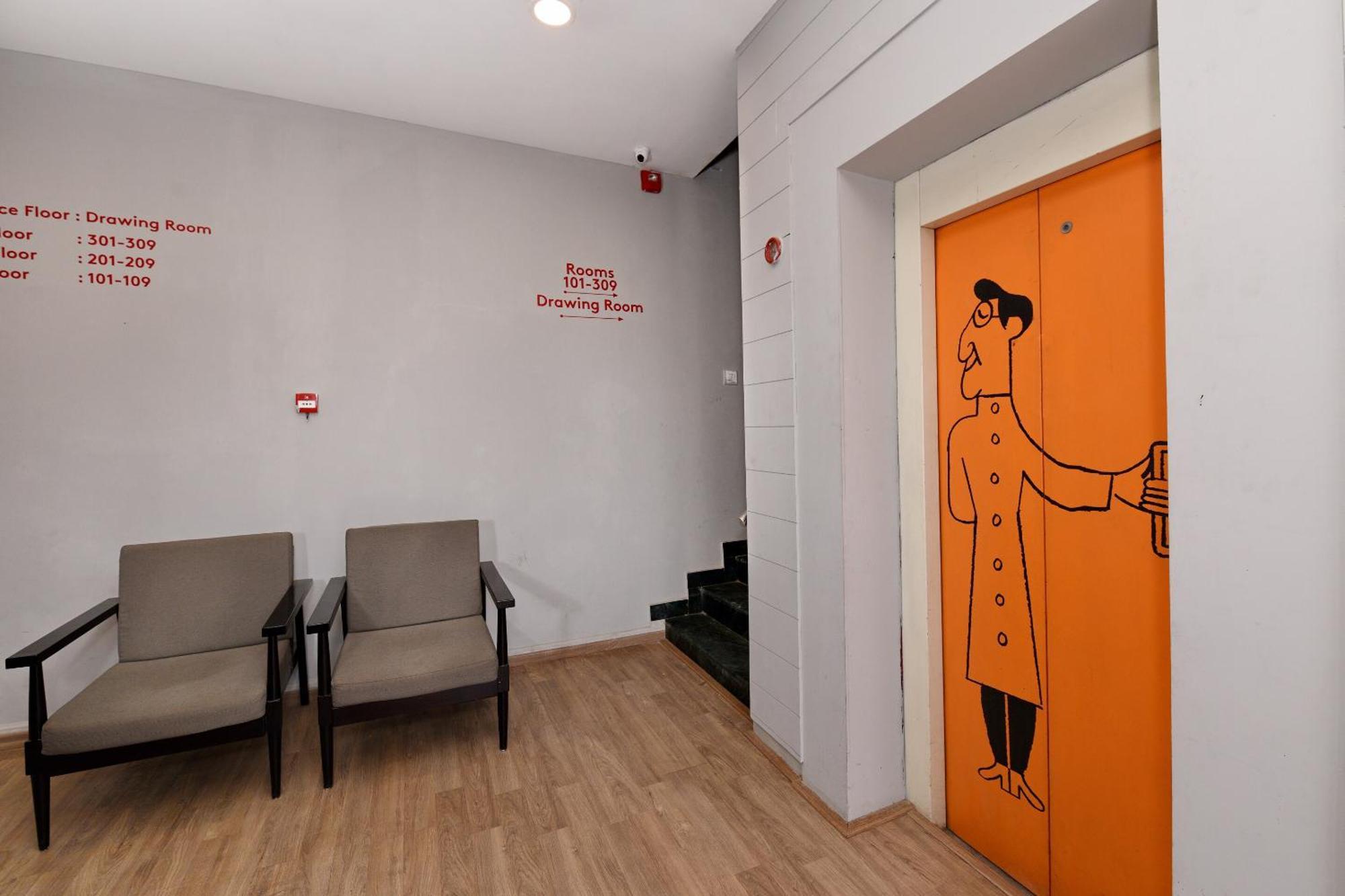 Townhouse Function Inn Near Chaudhary Charan Singh International Airport لاكناو المظهر الخارجي الصورة