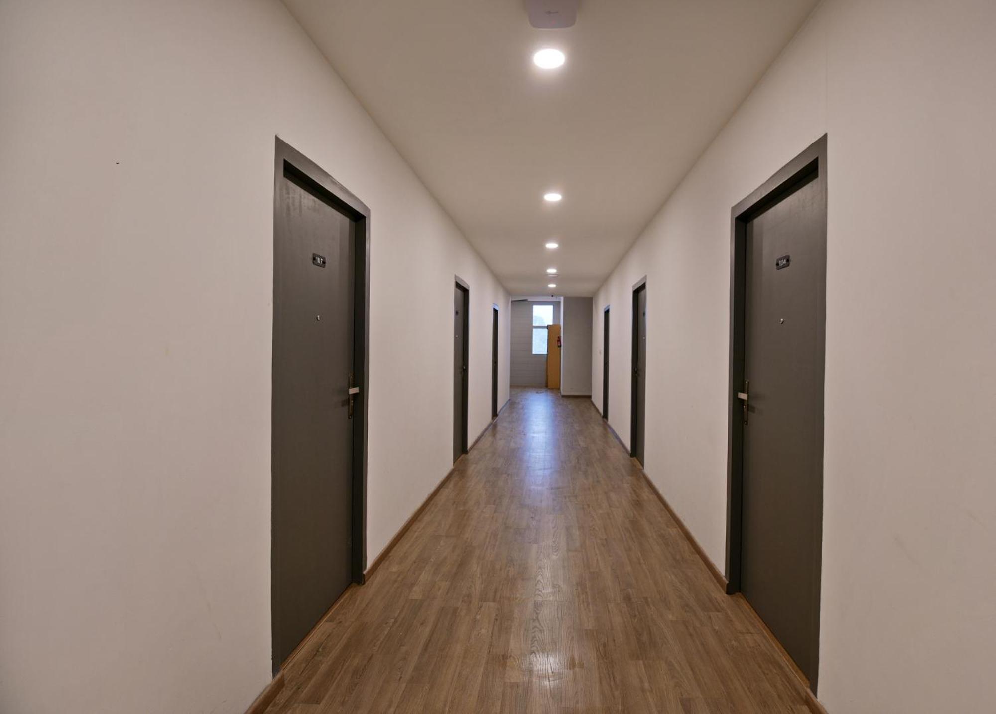 Townhouse Function Inn Near Chaudhary Charan Singh International Airport لاكناو المظهر الخارجي الصورة