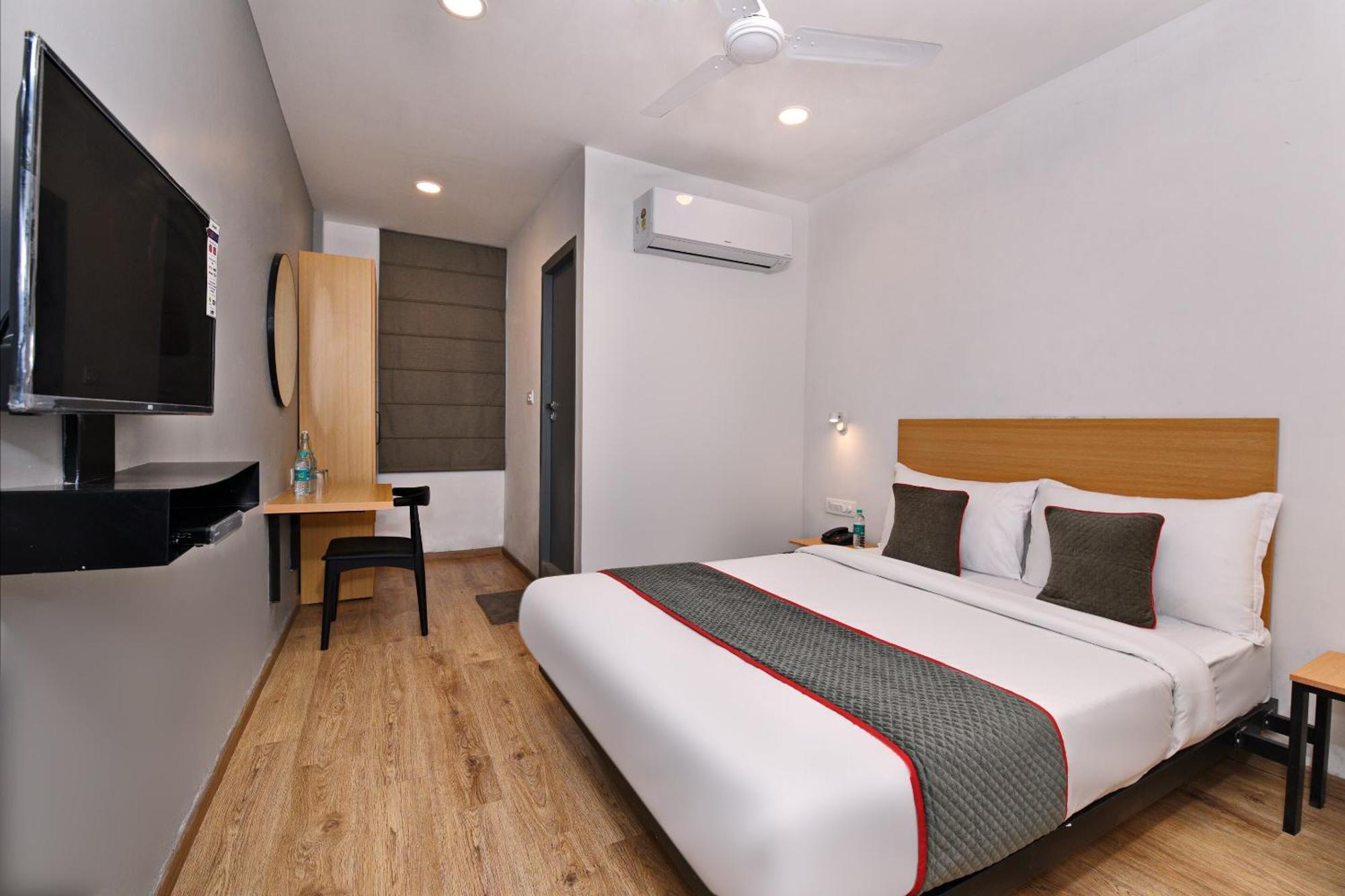 Townhouse Function Inn Near Chaudhary Charan Singh International Airport لاكناو المظهر الخارجي الصورة