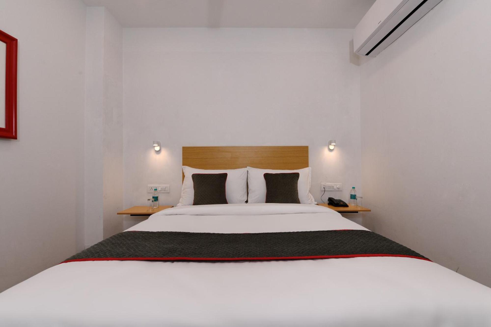 Townhouse Function Inn Near Chaudhary Charan Singh International Airport لاكناو المظهر الخارجي الصورة