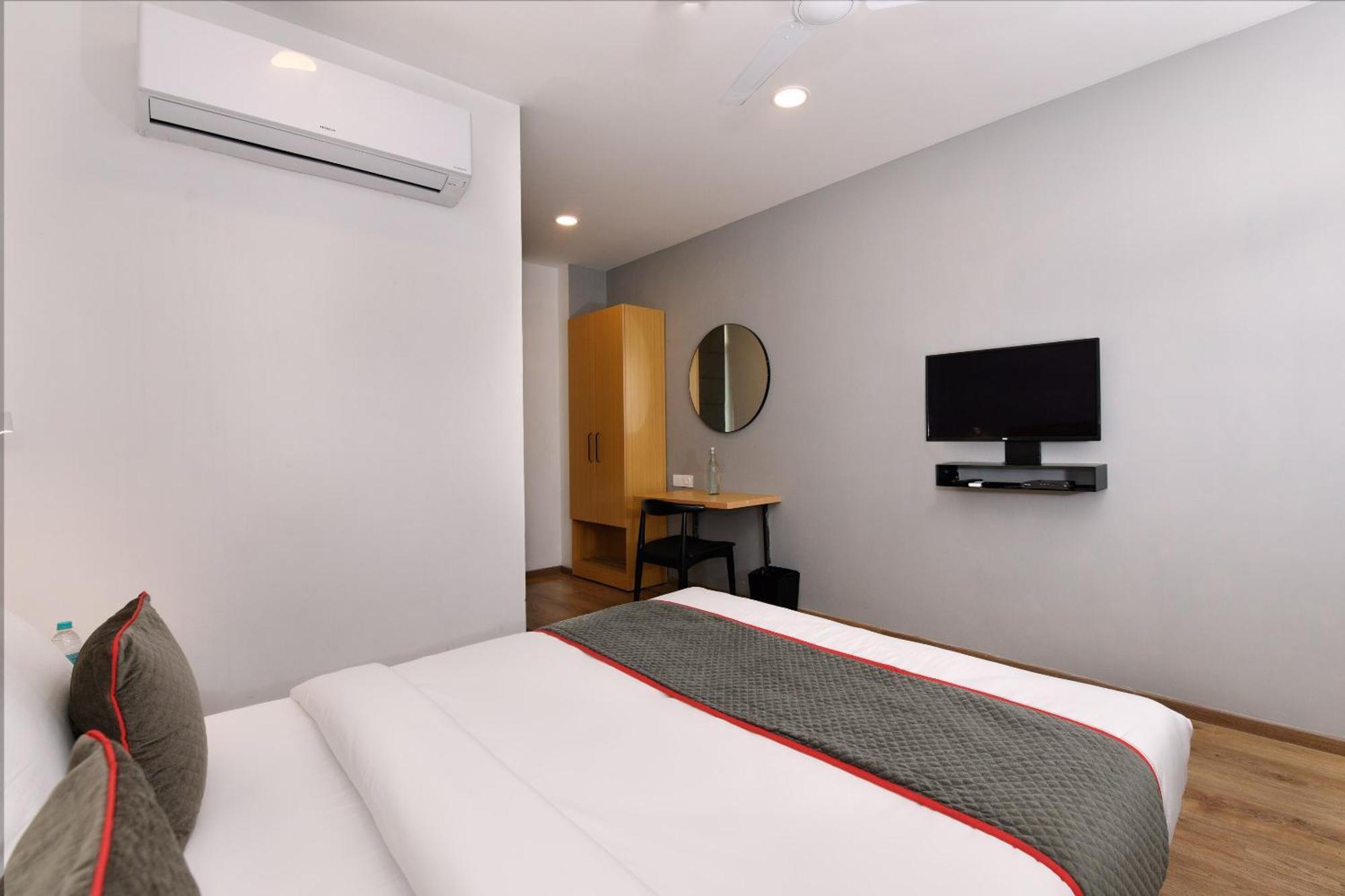 Townhouse Function Inn Near Chaudhary Charan Singh International Airport لاكناو المظهر الخارجي الصورة